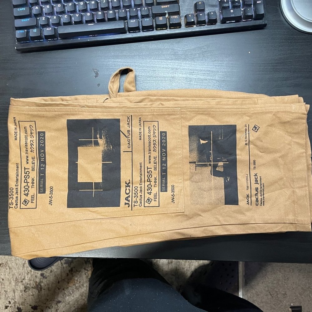 Travis Scott - Khaki Pants 32-34 IN